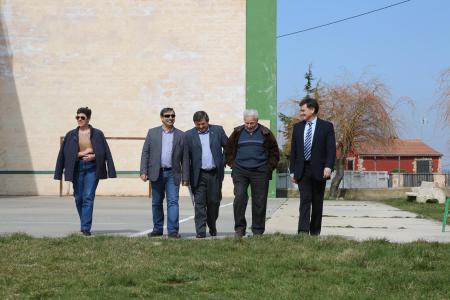 Imagen El Alcalde de Santa Marta del Cerro solicita ayuda para el arreglo de la cubierta del Centro Social