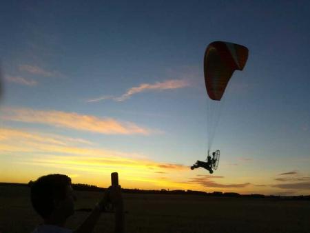 Imagen Comienza la competición en los VII Campeonatos del Mundo de Paramotor que se celebran estos días en Marugan