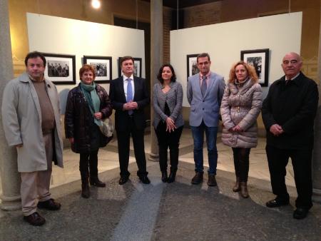 Imagen La Diputación expone en su patio de columnas una selección de fotografías antiguas de la provincia