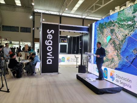 Imagen La presentación en INTUR de la oferta turística de la Diputación emociona al público combinando ciencia, Historia y sensaciones