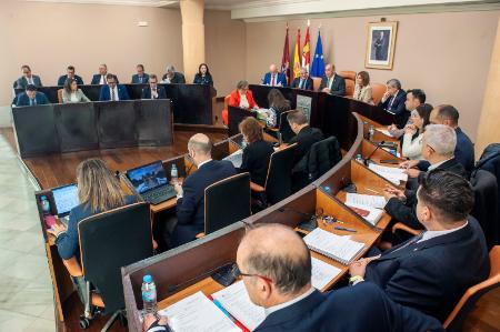 Imagen El equipo de Gobierno de la Diputación saca adelante su propuesta al Pleno de un Presupuesto de 92.806.000 euros para 2026, con una reducción de la deuda del 71,32%