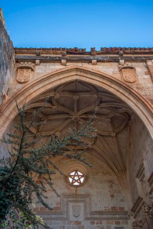 Imagen IGLESIA GÓTICO ROMÁNICA DE SAN JUAN